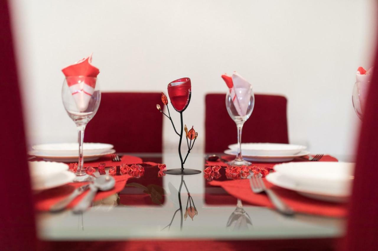 Apartman Doris, Nenadici